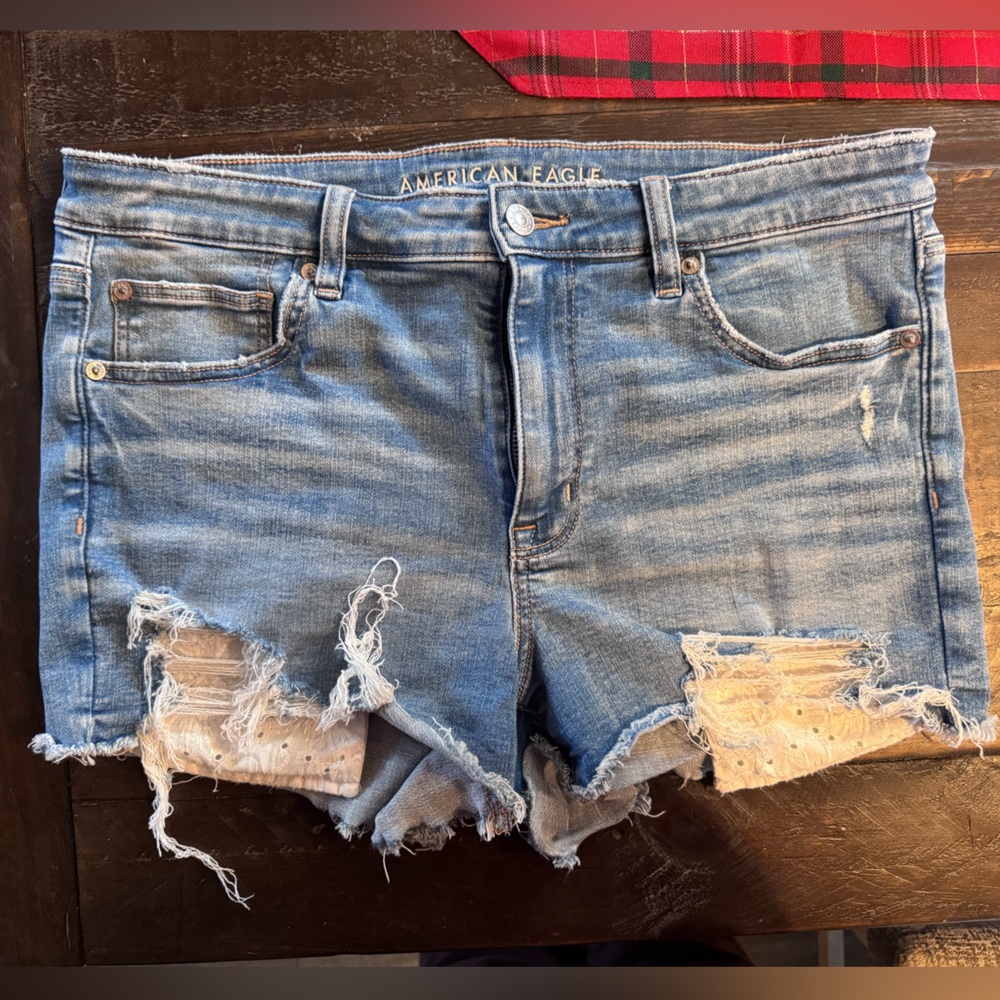 American Eagle distressed Jean shorts, size 14 “high rise shortie”
NWOT